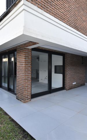 Casa de condomínio à venda com 266m², 3 quartos e 2 vagasÁrea externa
