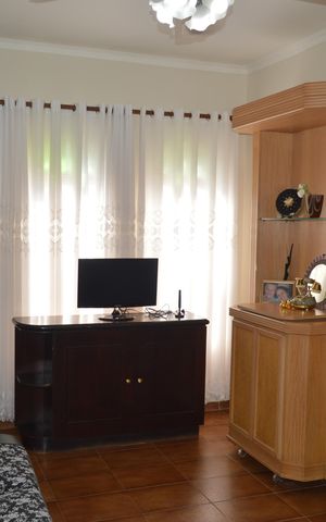 Casa para alugar com 222m², 3 quartos e 2 vagasSala