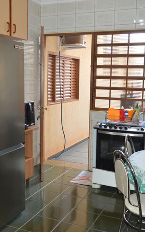 Casa para alugar com 222m², 3 quartos e 2 vagasCozinha