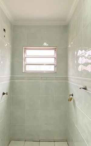 Casa para alugar com 150m², 2 quartos e 1 vaga Casa para alugar com 150m², 2 quartos e 1 vagaBanheiro 2