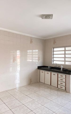 Casa para alugar com 150m², 2 quartos e 1 vaga Casa para alugar com 150m², 2 quartos e 1 vagaCozinha
