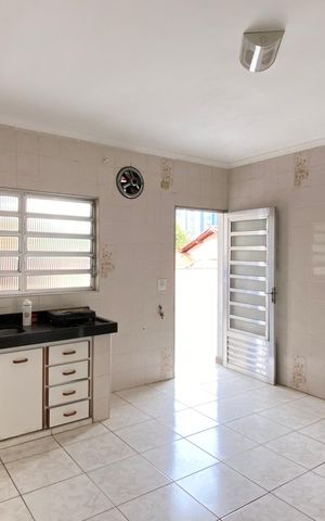 Casa para alugar com 150m², 2 quartos e 1 vaga Casa para alugar com 150m², 2 quartos e 1 vagaCozinha
