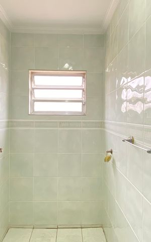 Casa para alugar com 150m², 2 quartos e 1 vaga Casa para alugar com 150m², 2 quartos e 1 vagaBanheiro 2