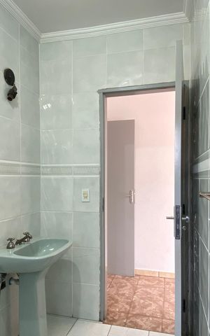 Casa para alugar com 150m², 2 quartos e 1 vaga Casa para alugar com 150m², 2 quartos e 1 vagaBanheiro da Suíte