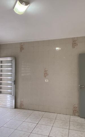Casa para alugar com 150m², 2 quartos e 1 vaga Casa para alugar com 150m², 2 quartos e 1 vagaCozinha