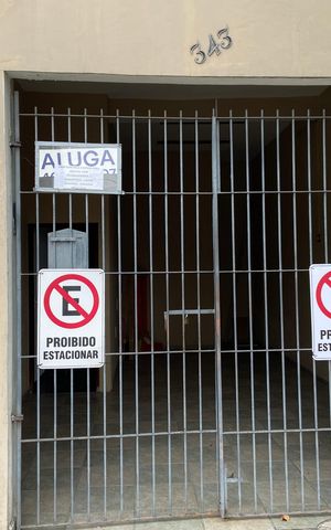 Casa para alugar com 150m², 2 quartos e 1 vaga Casa para alugar com 150m², 2 quartos e 1 vagaFachada e Placa