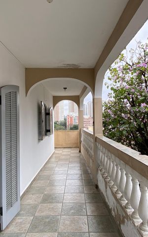 Casa para alugar com 150m², 2 quartos e 1 vaga Casa para alugar com 150m², 2 quartos e 1 vagaVaranda da Sala