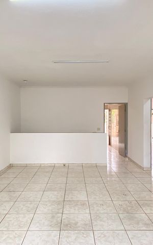 Casa para alugar com 150m², 2 quartos e 1 vaga Casa para alugar com 150m², 2 quartos e 1 vagaSala