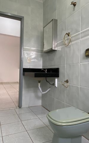 Casa para alugar com 150m², 2 quartos e 1 vaga Casa para alugar com 150m², 2 quartos e 1 vagaBanheiro 2