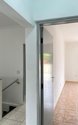 Casa para alugar com 150m², 2 quartos e 1 vaga Casa para alugar com 150m², 2 quartos e 1 vagaSala - Hall dos Quartos