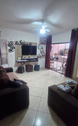 Casa à venda com 185m², 2 quartos e 3 vagas Casa à venda com 185m², 2 quartos e 3 vagasSala