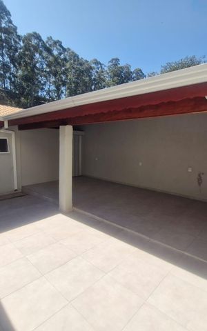 Casa à venda com 185m², 2 quartos e 3 vagas Casa à venda com 185m², 2 quartos e 3 vagasÁrea externa