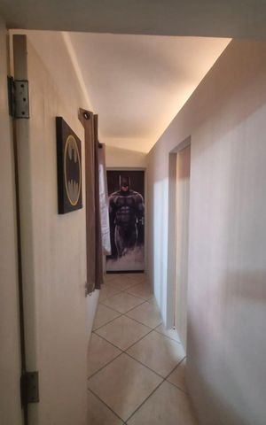 Casa à venda com 185m², 2 quartos e 3 vagas Casa à venda com 185m², 2 quartos e 3 vagasCorredor