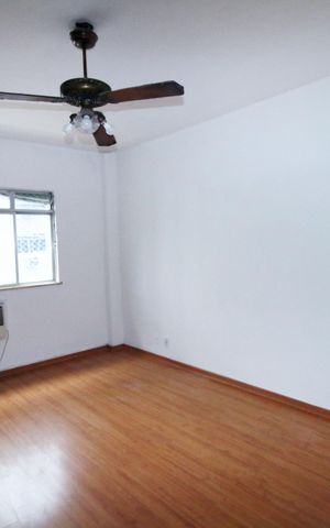 Apartamento à venda com 75m², 2 quartos e 1 vagaSala