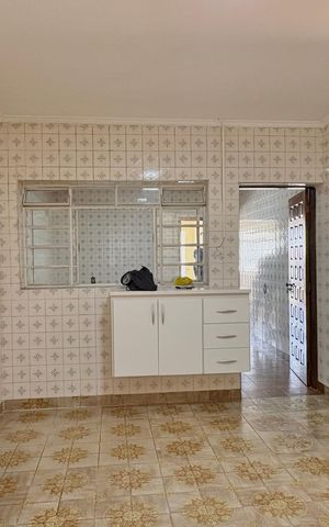 Casa para alugar com 200m², 3 quartos e 3 vagas Casa para alugar com 200m², 3 quartos e 3 vagasCozinha