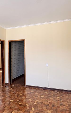 Casa para alugar com 200m², 3 quartos e 3 vagas Casa para alugar com 200m², 3 quartos e 3 vagasSala
