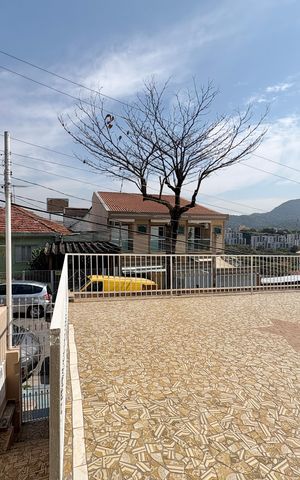 Casa para alugar com 200m², 3 quartos e 3 vagas Casa para alugar com 200m², 3 quartos e 3 vagasQuintal