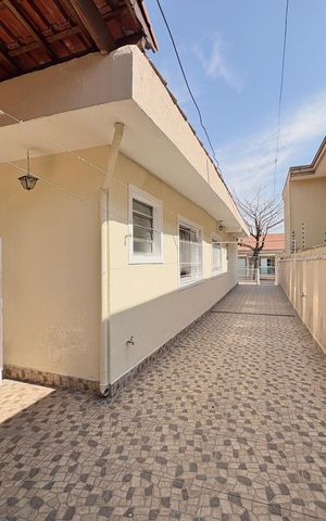 Casa para alugar com 200m², 3 quartos e 3 vagas Casa para alugar com 200m², 3 quartos e 3 vagasQuintal