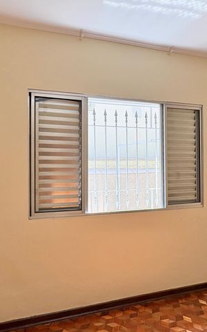 Casa para alugar com 200m², 3 quartos e 3 vagas Casa para alugar com 200m², 3 quartos e 3 vagasQuarto 2