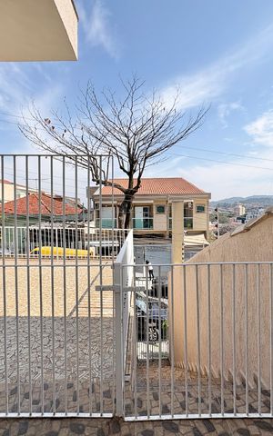 Casa para alugar com 200m², 3 quartos e 3 vagas Casa para alugar com 200m², 3 quartos e 3 vagasEntrada lateral