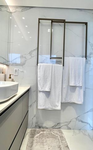 Apartamento à venda com 143m², 2 quartos e 2 vagas Apartamento à venda com 143m², 2 quartos e 2 vagasBanheiro da Suíte 2