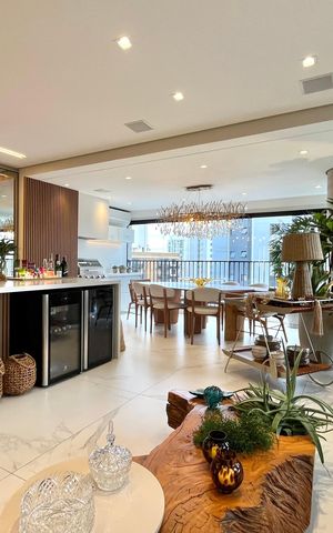 Apartamento à venda com 143m², 2 quartos e 2 vagas Apartamento à venda com 143m², 2 quartos e 2 vagasSala