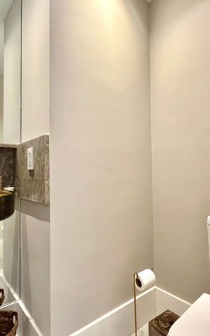 Apartamento à venda com 143m², 2 quartos e 2 vagas Apartamento à venda com 143m², 2 quartos e 2 vagasLavabo