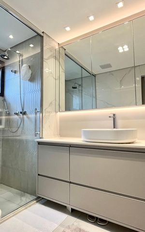 Apartamento à venda com 143m², 2 quartos e 2 vagas Apartamento à venda com 143m², 2 quartos e 2 vagasBanheiro da Suíte 2