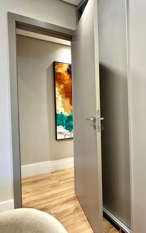 Apartamento à venda com 143m², 2 quartos e 2 vagas Apartamento à venda com 143m², 2 quartos e 2 vagasCloset da Suíte 1
