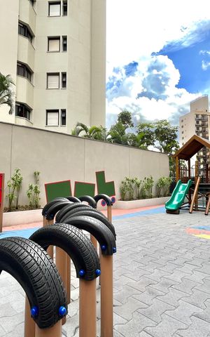 Apartamento à venda com 143m², 2 quartos e 2 vagas Apartamento à venda com 143m², 2 quartos e 2 vagasÁrea comum - Playground