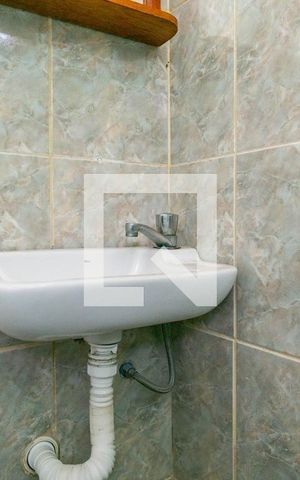 Casa para alugar com 70m², 2 quartos e sem vaga Casa para alugar com 70m², 2 quartos e sem vagaBanheiro