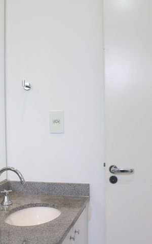 Apartamento à venda com 70m², 2 quartos e 2 vagasBanheiro 1