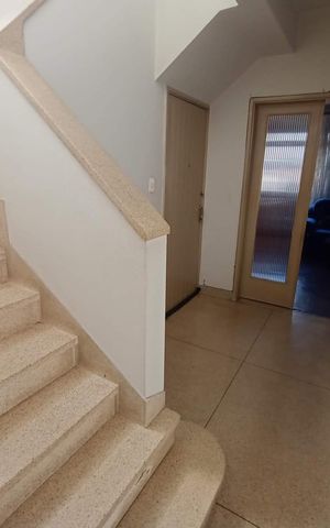 Casa à venda com 310m², 3 quartos e 3 vagas Casa à venda com 310m², 3 quartos e 3 vagasCorredor