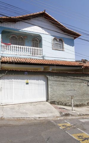 Casa à venda com 97m², 3 quartos e 1 vagaFachada