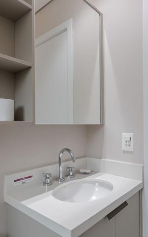 Apartamento à venda com 85m², 2 quartos e 2 vagas Apartamento à venda com 85m², 2 quartos e 2 vagasBanheiro da Suíte