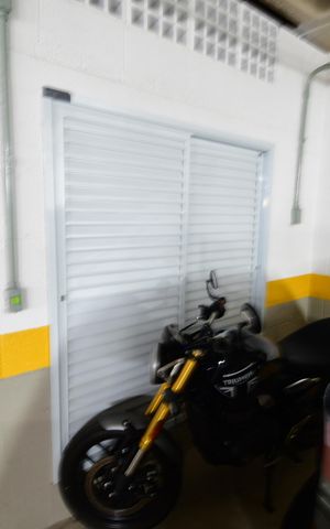 Apartamento à venda com 80m², 2 quartos e 3 vagasGaragem - Armário