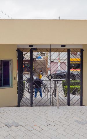 Apartamento à venda com 120m², 3 quartos e 2 vagas Apartamento à venda com 120m², 3 quartos e 2 vagasPortaria