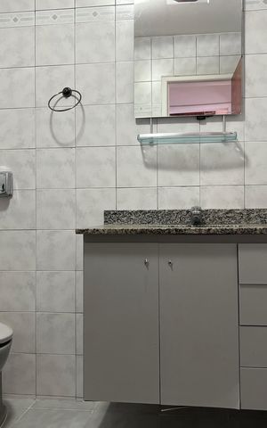 Apartamento para alugar com 79m², 2 quartos e 1 vaga Apartamento para alugar com 79m², 2 quartos e 1 vagaBanheiro Corredor
