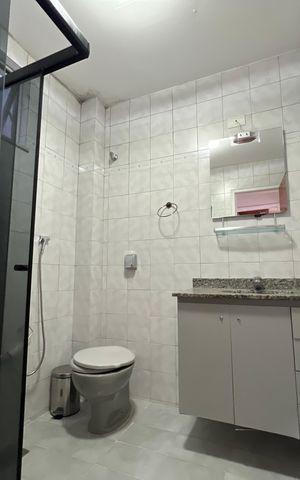 Apartamento para alugar com 79m², 2 quartos e 1 vaga Apartamento para alugar com 79m², 2 quartos e 1 vagaBanheiro do Corredor