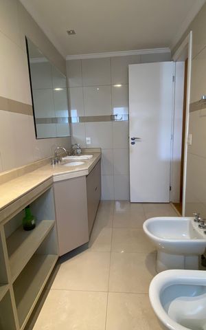 Apartamento para alugar com 142m², 4 quartos e 3 vagas