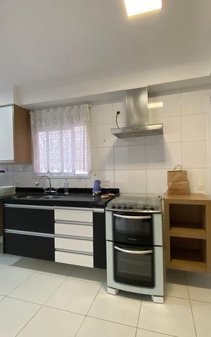 Apartamento para alugar com 142m², 4 quartos e 3 vagas