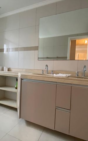 Apartamento para alugar com 142m², 4 quartos e 3 vagas