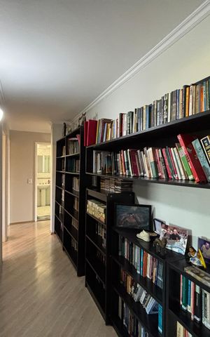 Apartamento à venda com 185m², 4 quartos e 3 vagas Apartamento à venda com 185m², 4 quartos e 3 vagasCorredor