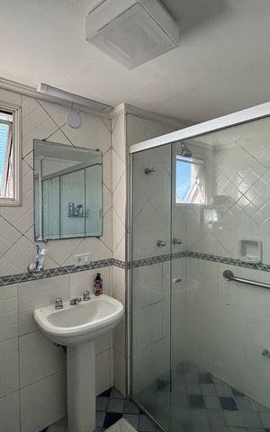 Apartamento à venda com 185m², 4 quartos e 3 vagas Apartamento à venda com 185m², 4 quartos e 3 vagasBanheiro