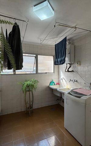 Apartamento à venda com 185m², 4 quartos e 3 vagas Apartamento à venda com 185m², 4 quartos e 3 vagasLavanderia