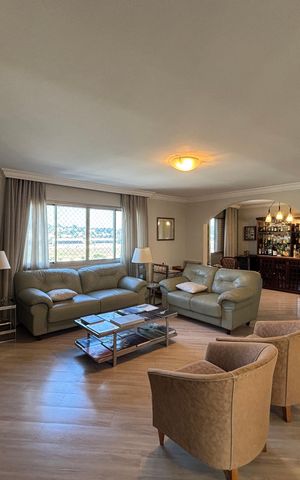 Apartamento à venda com 185m², 4 quartos e 3 vagas Apartamento à venda com 185m², 4 quartos e 3 vagasSala