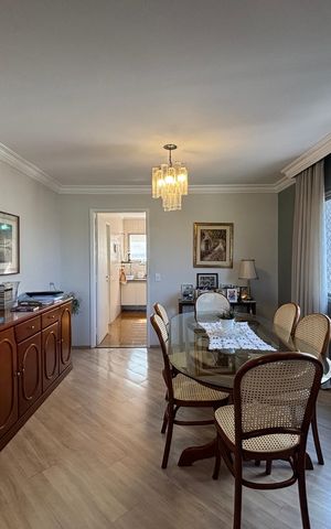 Apartamento à venda com 185m², 4 quartos e 3 vagas Apartamento à venda com 185m², 4 quartos e 3 vagasSala