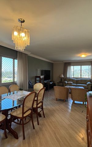 Apartamento à venda com 185m², 4 quartos e 3 vagas Apartamento à venda com 185m², 4 quartos e 3 vagasSala