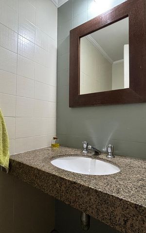 Apartamento à venda com 185m², 4 quartos e 3 vagas Apartamento à venda com 185m², 4 quartos e 3 vagasLavabo