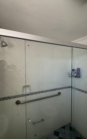 Apartamento à venda com 185m², 4 quartos e 3 vagas Apartamento à venda com 185m², 4 quartos e 3 vagasBanheiro